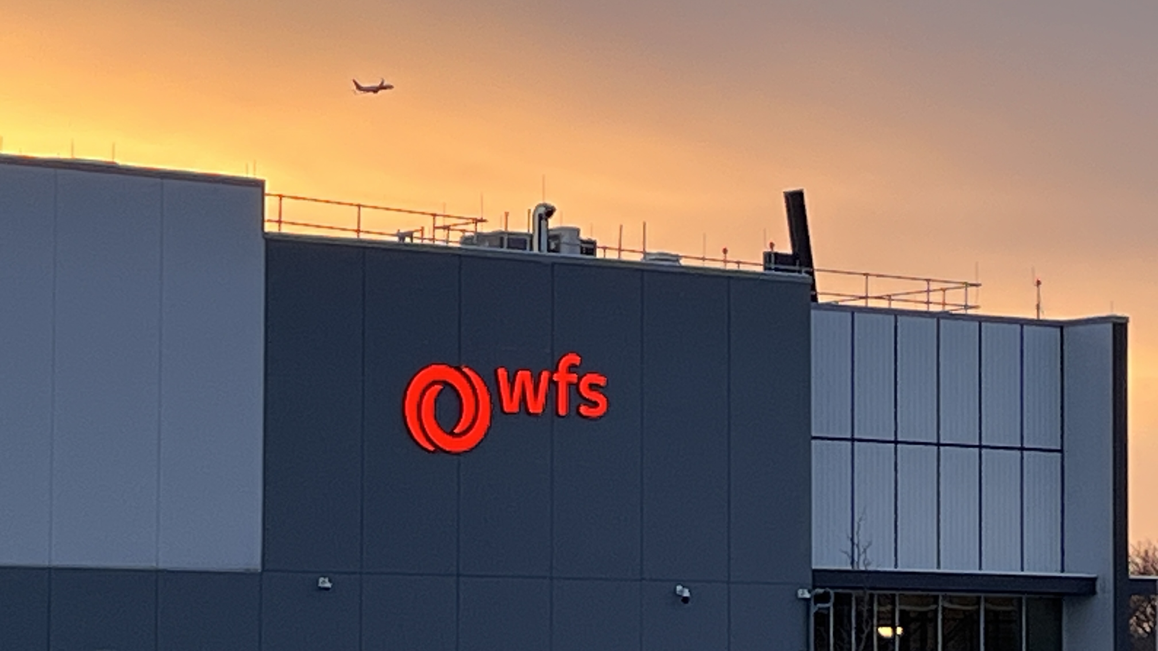 Air Cargo Hanger Signs